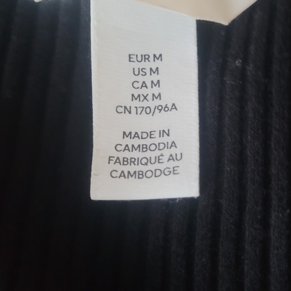 H&M Black Ribbed Top And Old Navy Top - Picture 3 of 9